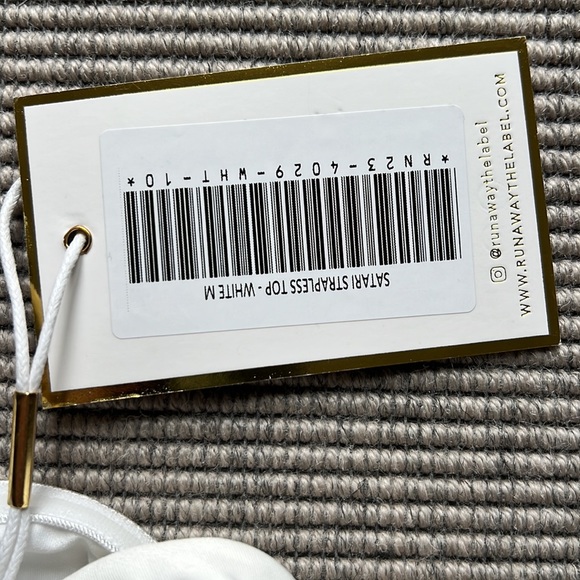 SATARI STRAPLESS TOP - WHITE by Runway. Size medium - Picture 7 of 10